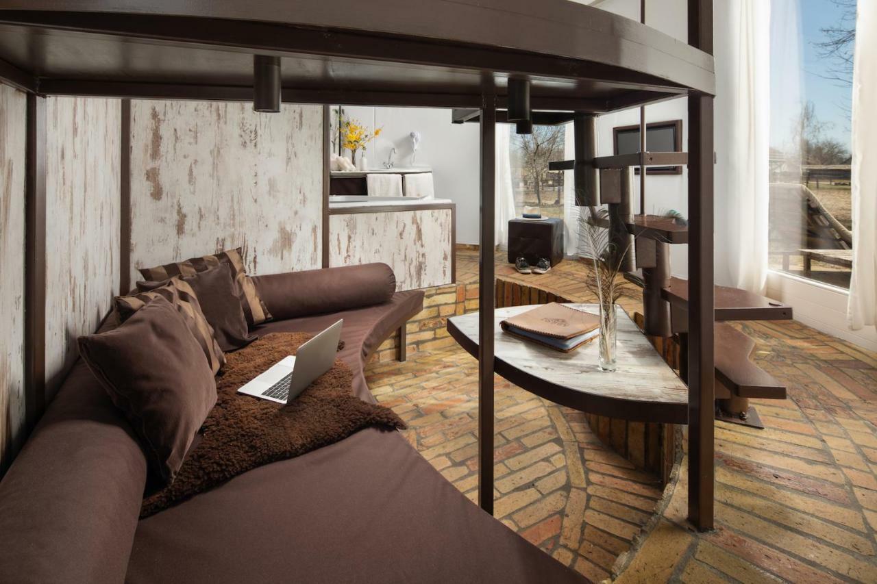 Homoki Lodge Bed & Beyond Glamping (Adults Only) Ruzsa ภายนอก รูปภาพ