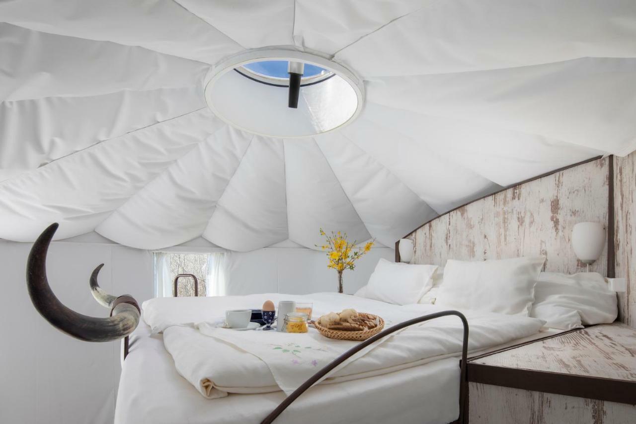 Homoki Lodge Bed & Beyond Glamping (Adults Only) Ruzsa ภายนอก รูปภาพ